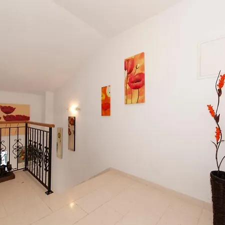Villa Intrada *