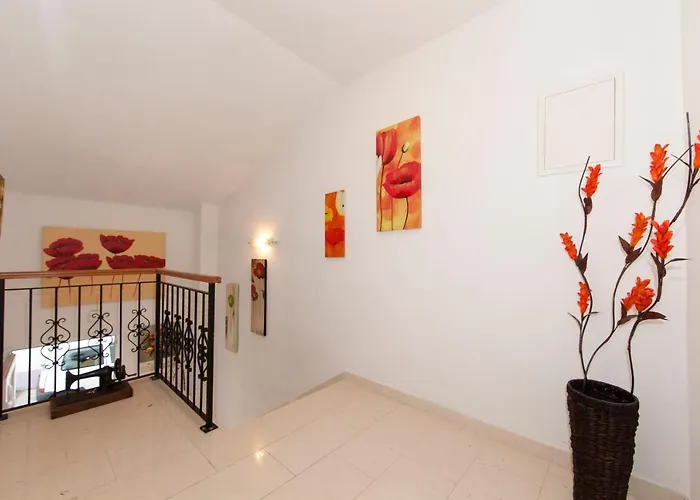 Villa Intrada *