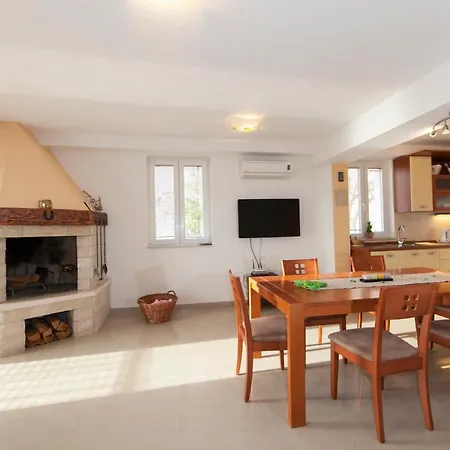 Villa Intrada *